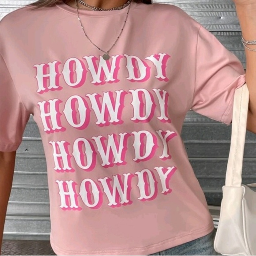 Pink Howdy Graphic Tee Western Cowgirl Nashville TikTok Trend Small